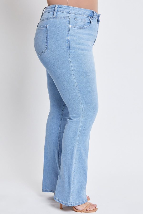 Women's Plus Size Basic Flare Jeans - Image 3